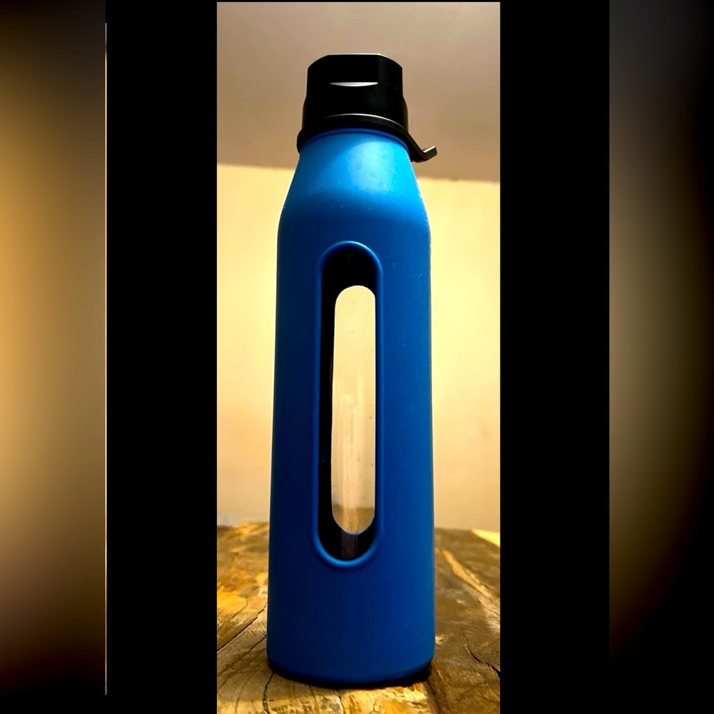 Takeya Glass Water Bottle with Silicone Sleeve, BLUE HYDRATION TUMBLER